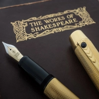 shakespeare-vermeil-conway-stewart-1.webp