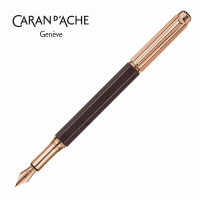 CD4490-132 Caran d'Ache pióro wieczne Varius Ebony różowe złoto-01.jpg