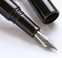 Wancher Dream Pen True Urushi Midori Tamenuri Clip4.webp