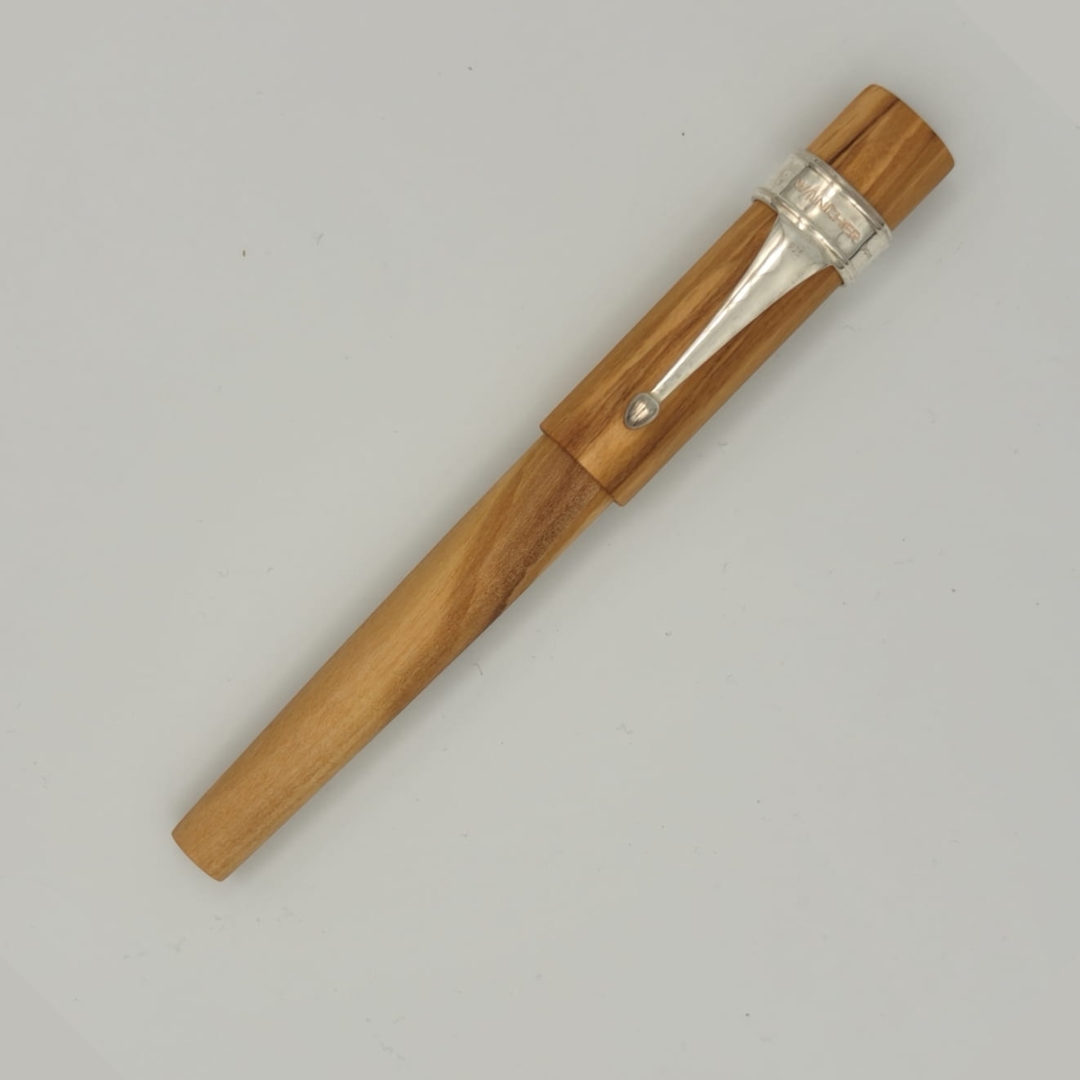 olive_wood_clip1.jpg
