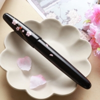 Echizen maki-e Sakura Zukiyo 1.jpg