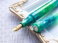 kaleido-Green-WancherFountainPenKALEIDO_2.jpg
