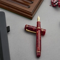 winston_cherry_red_6.webp